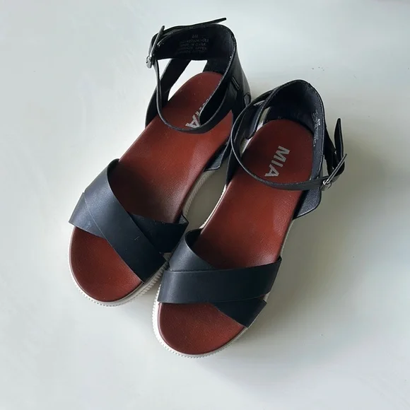 MIA Black and White Platform Sandals - Picture 2 of 5